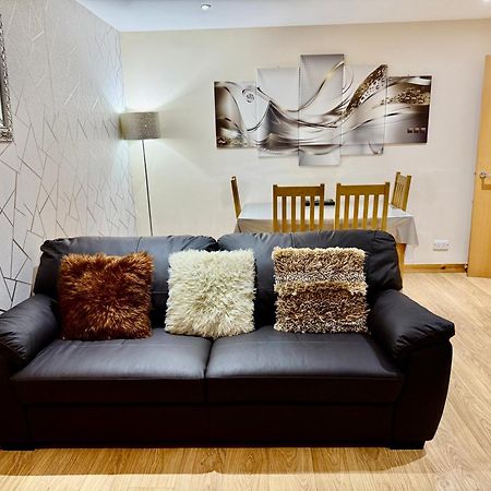 Azim And Suzi'S City Centre Apartment Inverness Eksteriør bilde